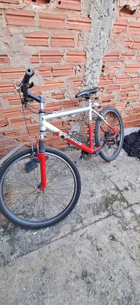 2 bicicletas boas, 1 da marca Trust 1 azonic - Foto 3