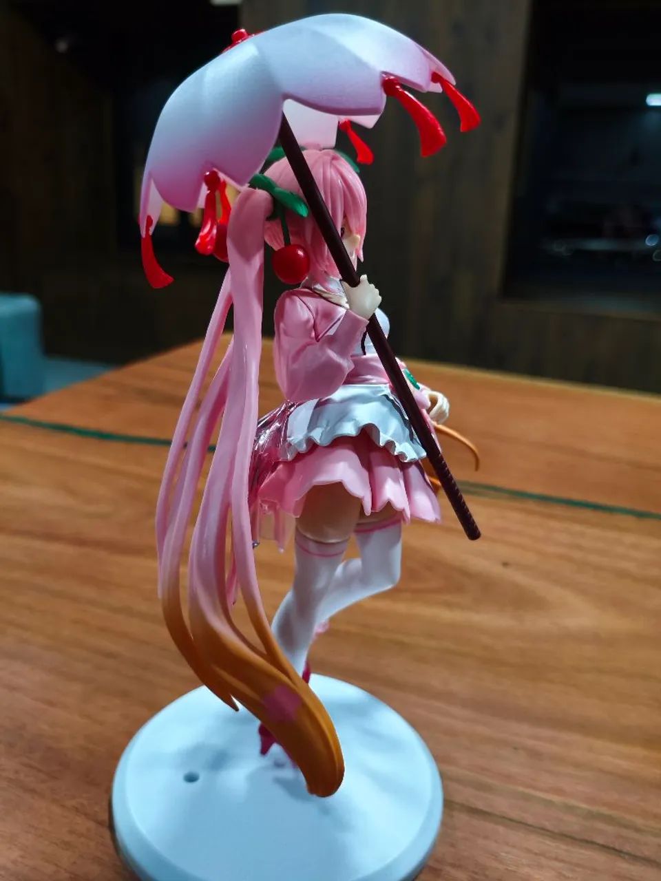 Figura da Sakura Miku com guarda-chuva  - Foto 2
