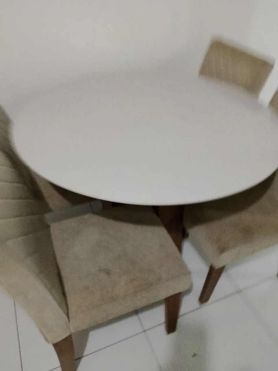 PRA VENDER LOGO MESA COM 4 CADEIRAS EM MDF 280,00