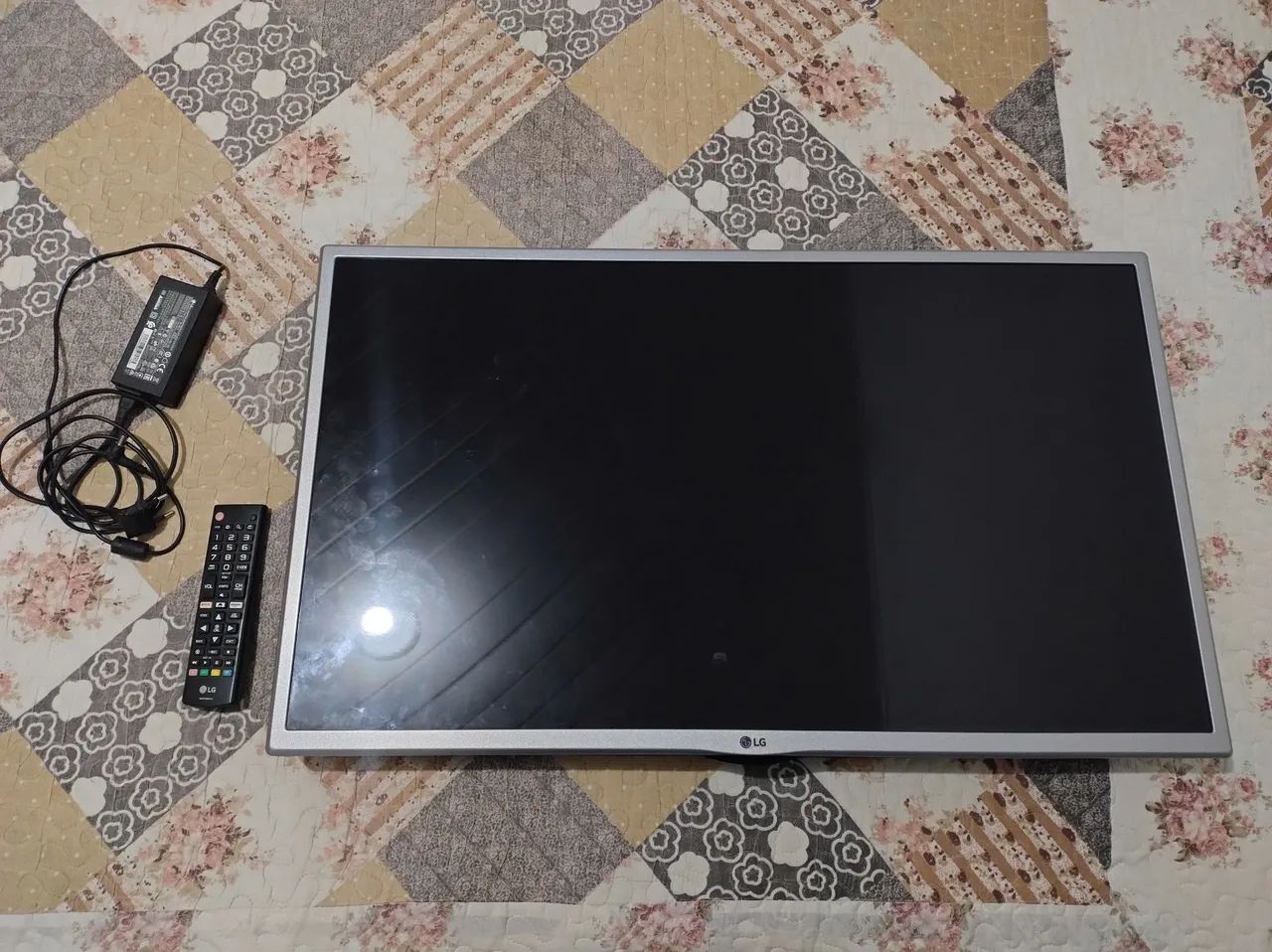 TV LG 32 SMART C/DEFEITO