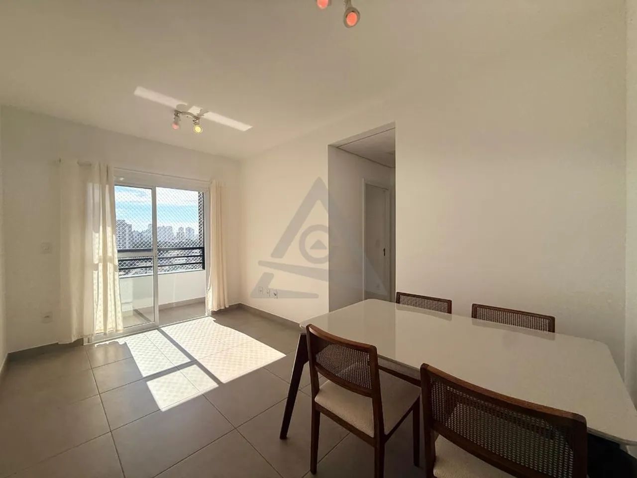 Apartamento para alugar em Campinas, Jardim Guanabara, com 2 quartos, com 58 m²