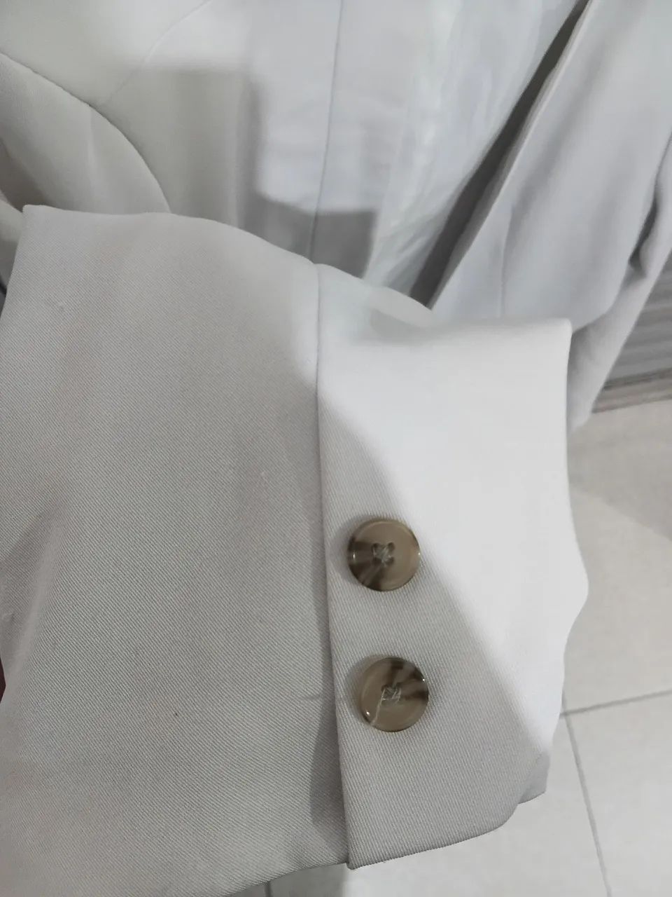Blazer feminino branco  - Foto 2