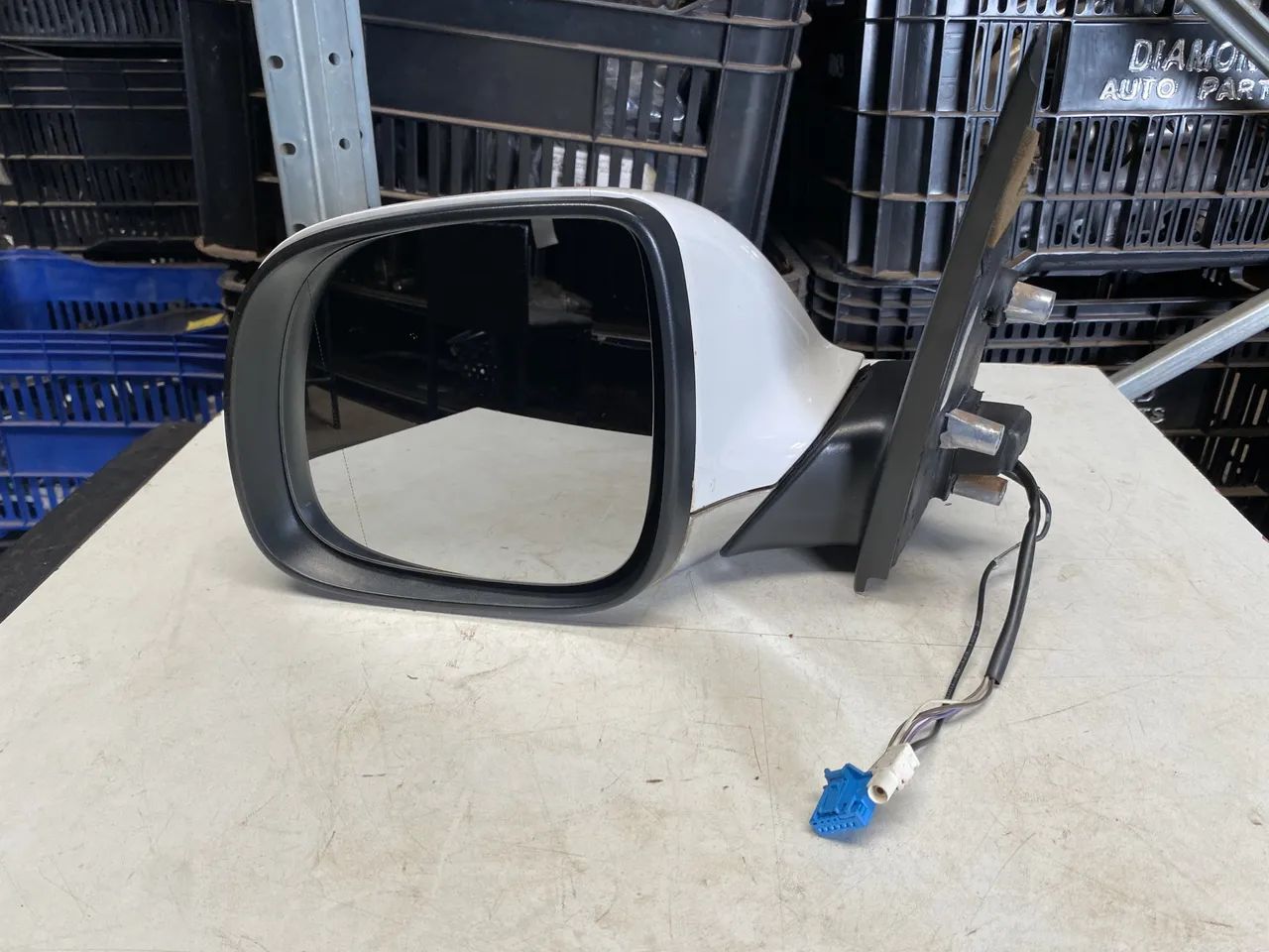 RETROVISOR AMAROK NAO REBATIVEL BRANCO 2017 L.E - Foto 2