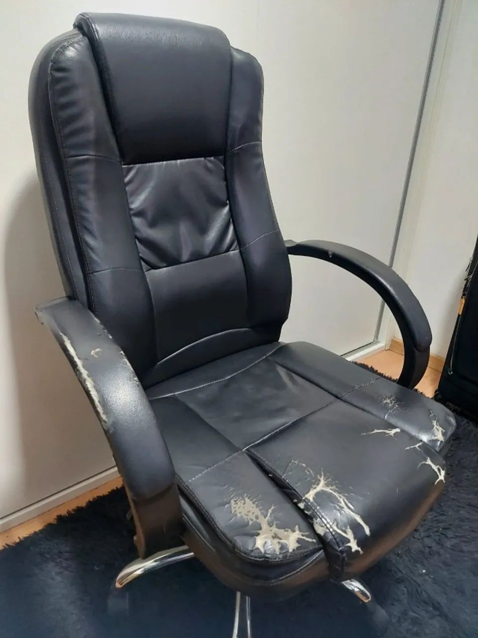 Cadeira Presidente Escritório - Funcionando Perfeitamente - Foto 3