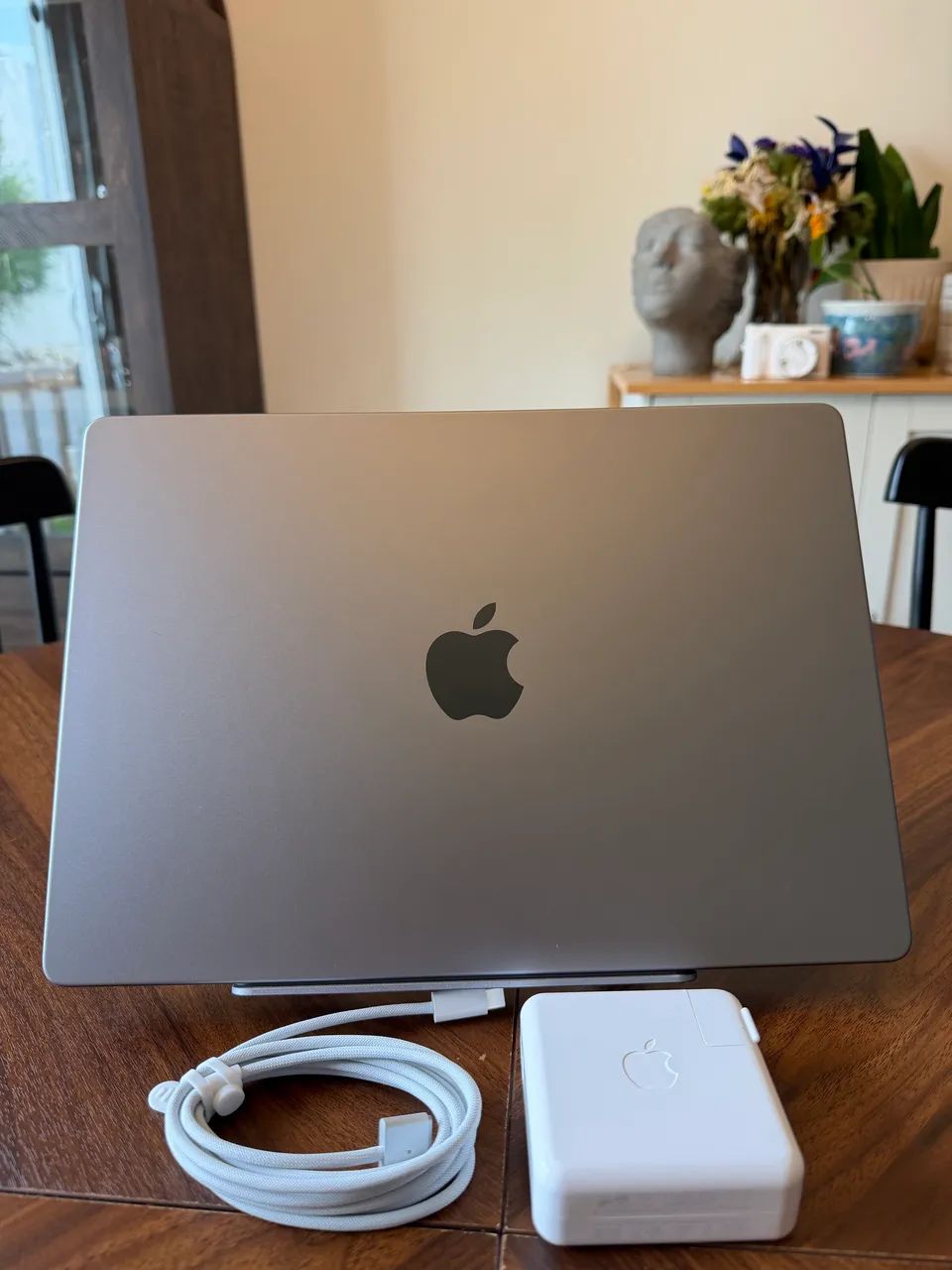 MacBook Pro 14 M1 Pro 16GB 512GB SSD - Excelente Estado
