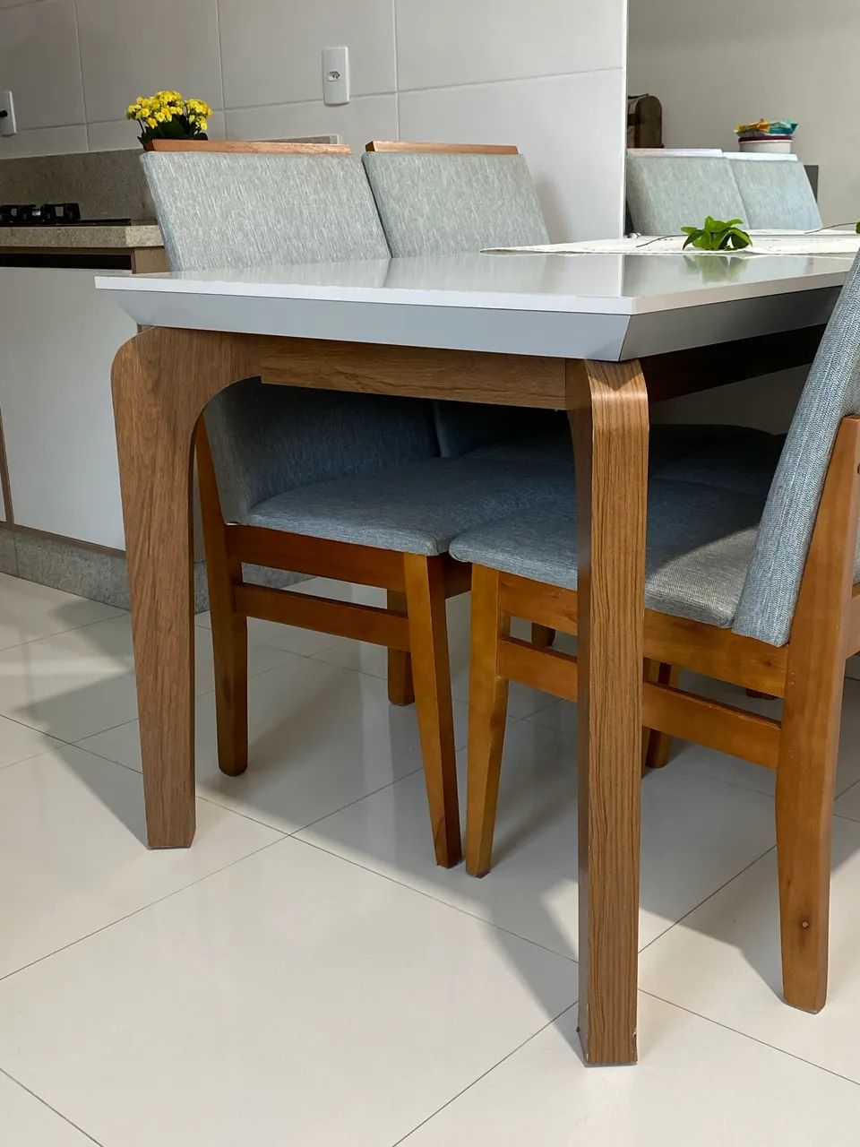Vendo mesa e cadeiras  - Foto 3