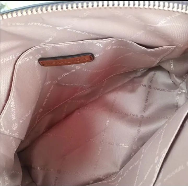Bolsa michael kors monograma  - Foto 3
