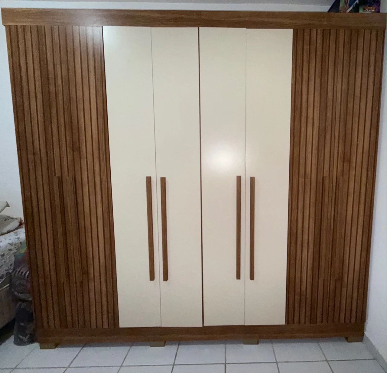 Vendo Guarda roupa - novo 