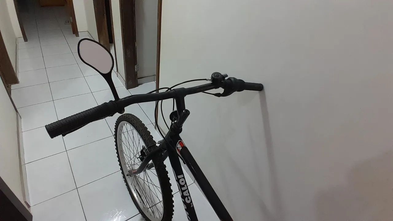 Bicicleta aro 26 com 7 marchas retrovisor e sino - Foto 4