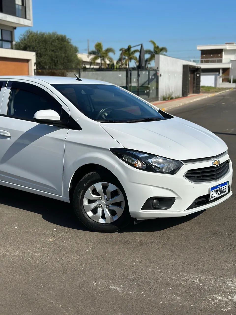 Chevrolet Onix Hatch LT 1.0 8V Flex Mec. 4P 2019 - Foto 2