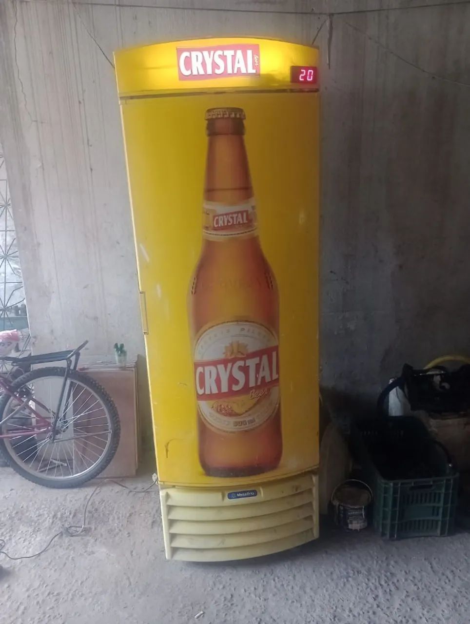Cervejeira vertical funcionando perfeitamente 3200
