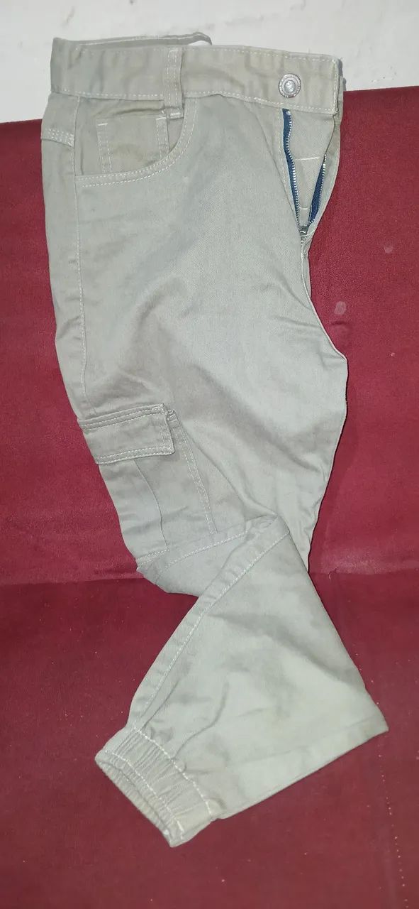 Calça cargo cor verde militar com bolsos  - Foto 5