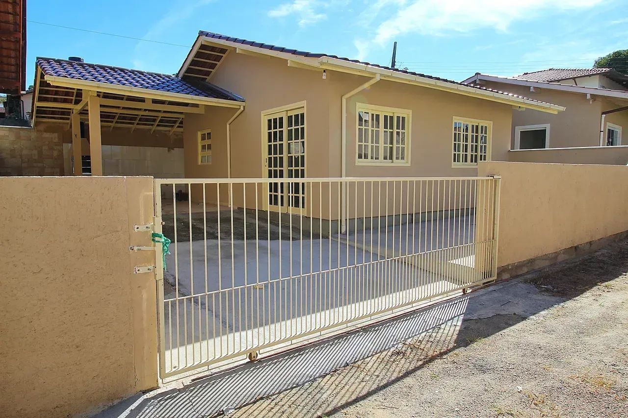 Casa com 2 dormitórios