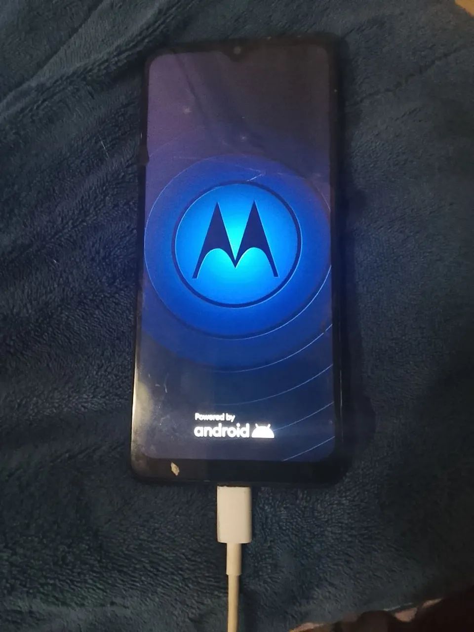 Celular Motorola com defeito 