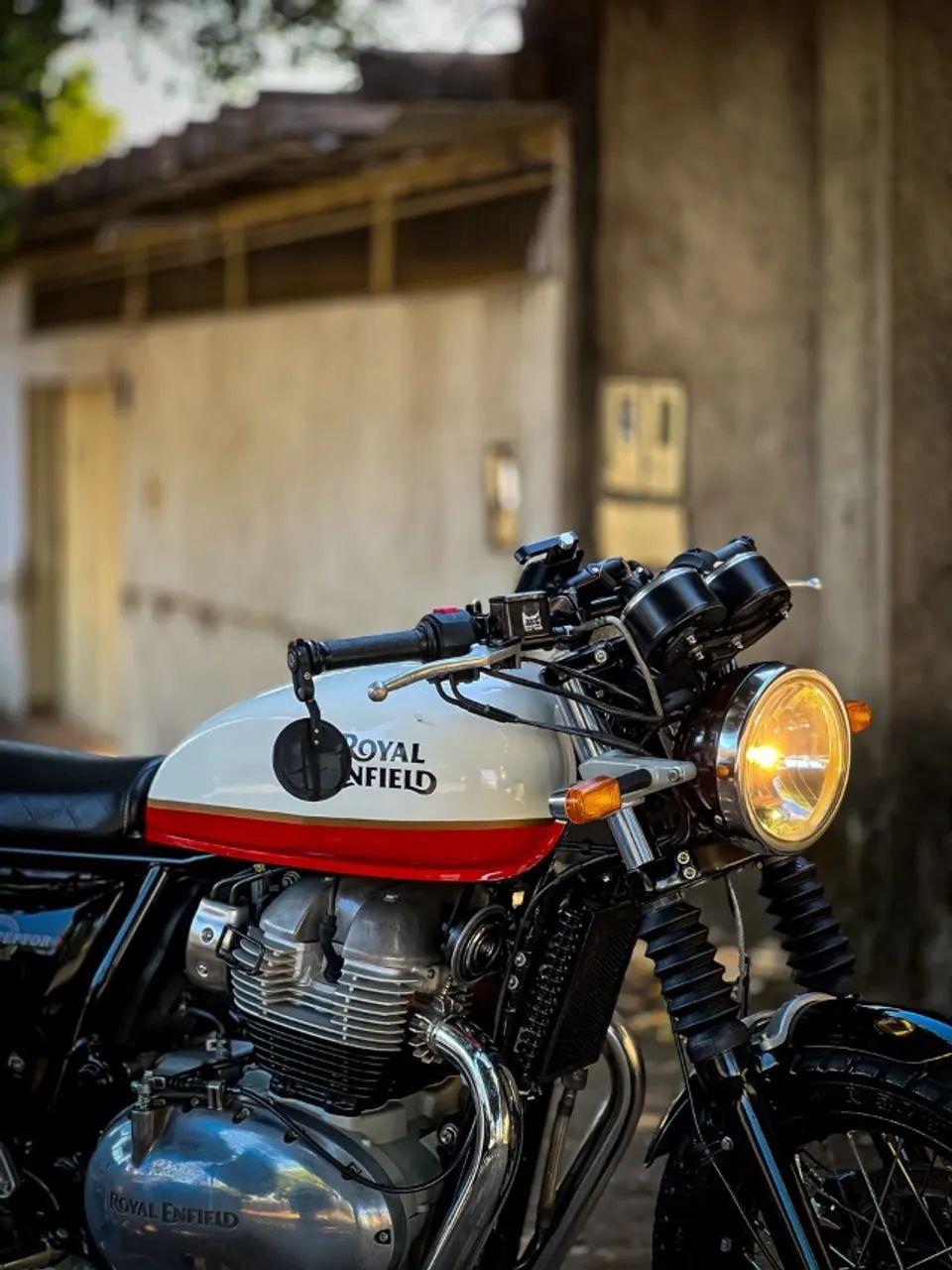 ROYAL ENFIELD INTERCEPTOR 650 - Foto 4