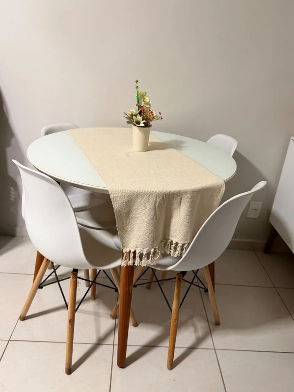 Mesa de Jantar com cadeiras