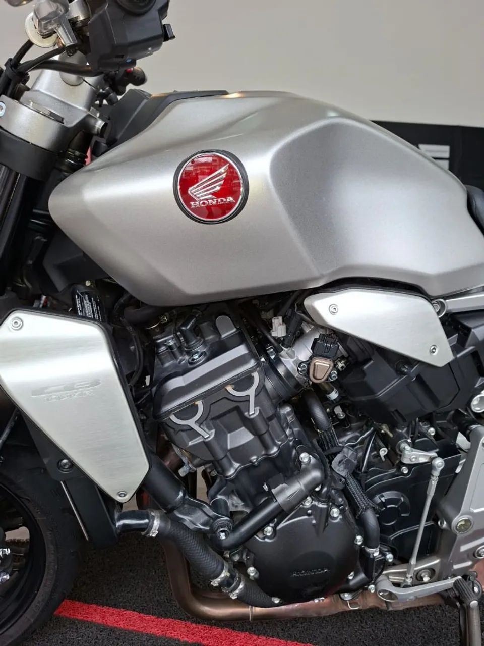 Cb 1000r - Foto 4