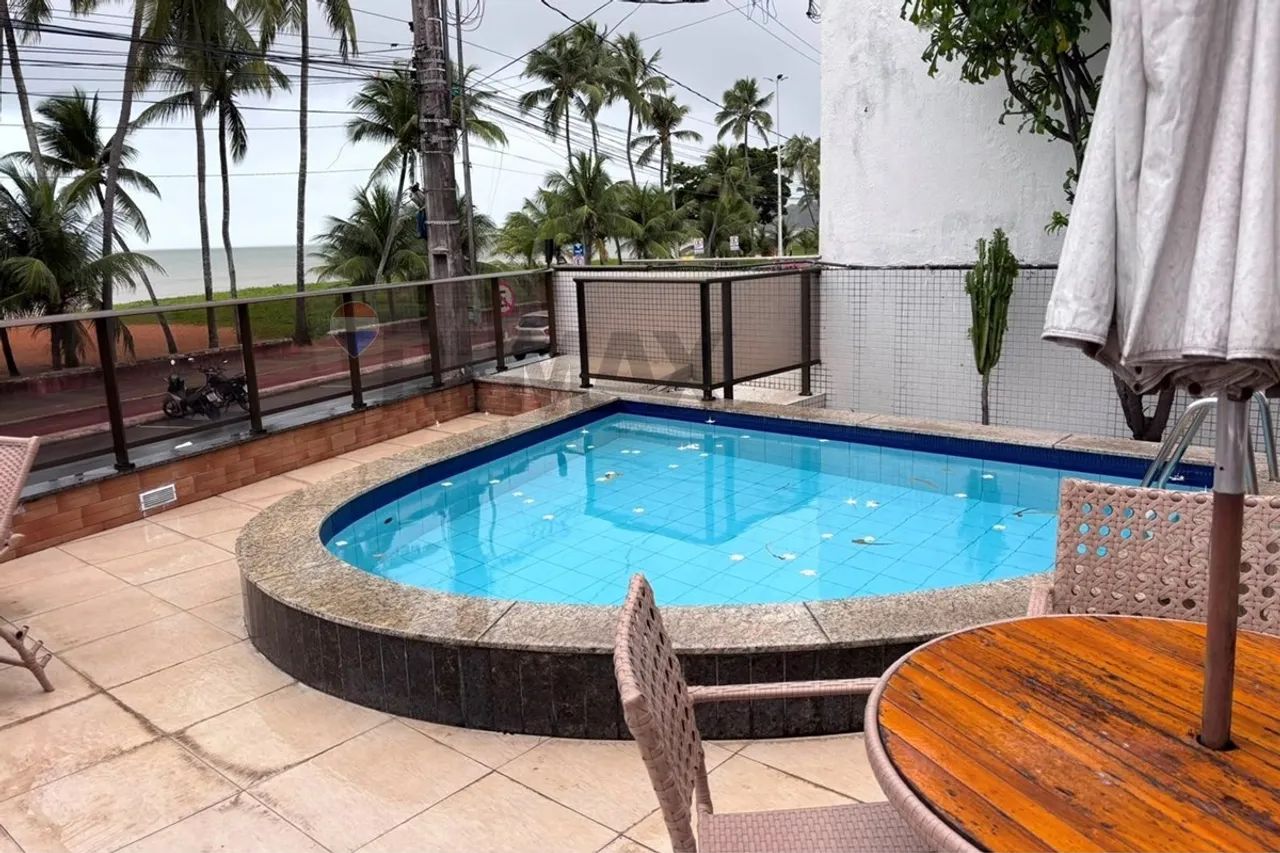 Apartamento térreo beira mar no cabo branco