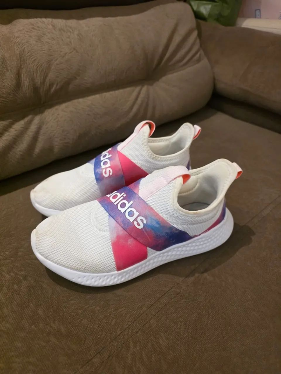 2 tênis da marca adidas e everest - Foto 5