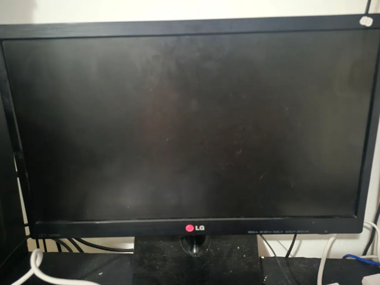 Monitor LG quebrado 