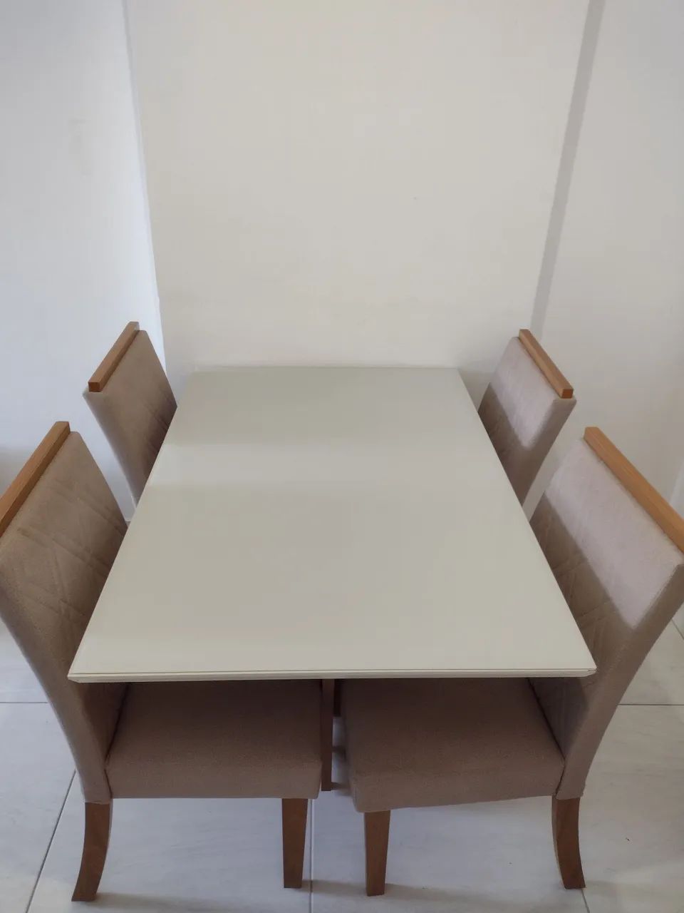 Mesa 4 cadeiras tampo de vidro 