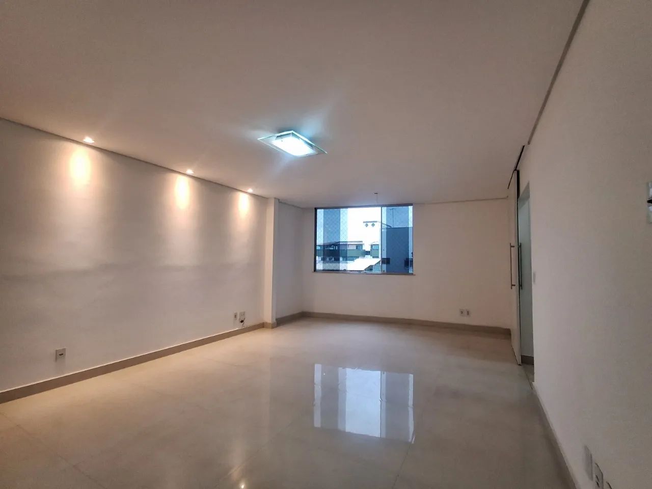 Apartamento para Locação - 3 Quartos com Suíte | 2 Vagas Cobertas