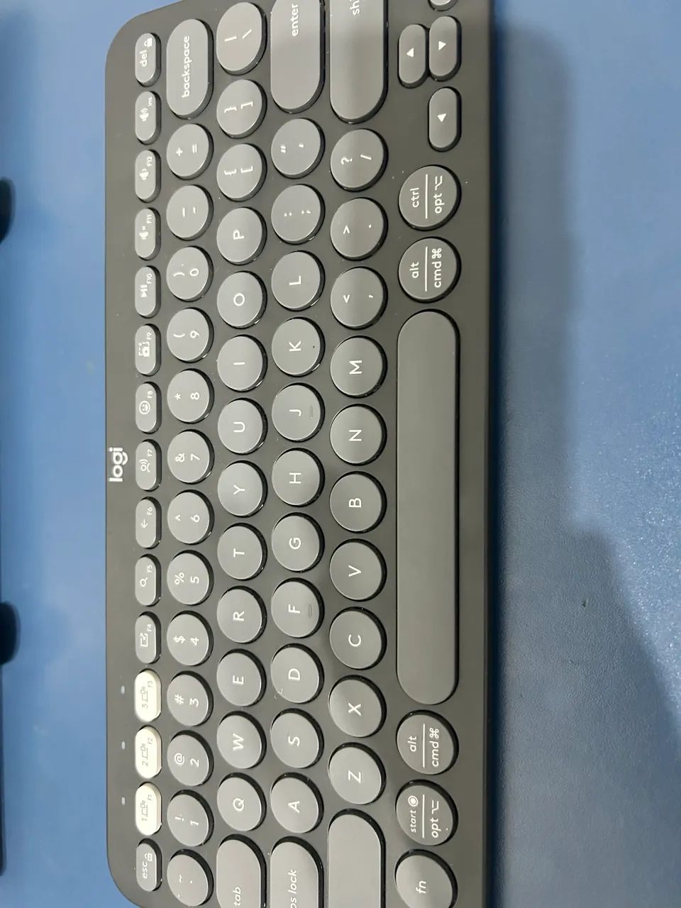 Logitech Pebble Keys 2 K380s  Cinza