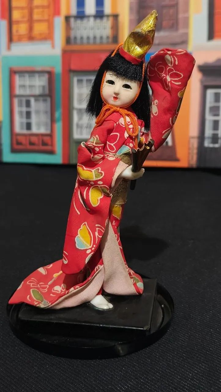 Boneca Japonesa com Leque Tradicional - 17 cm - Foto 2