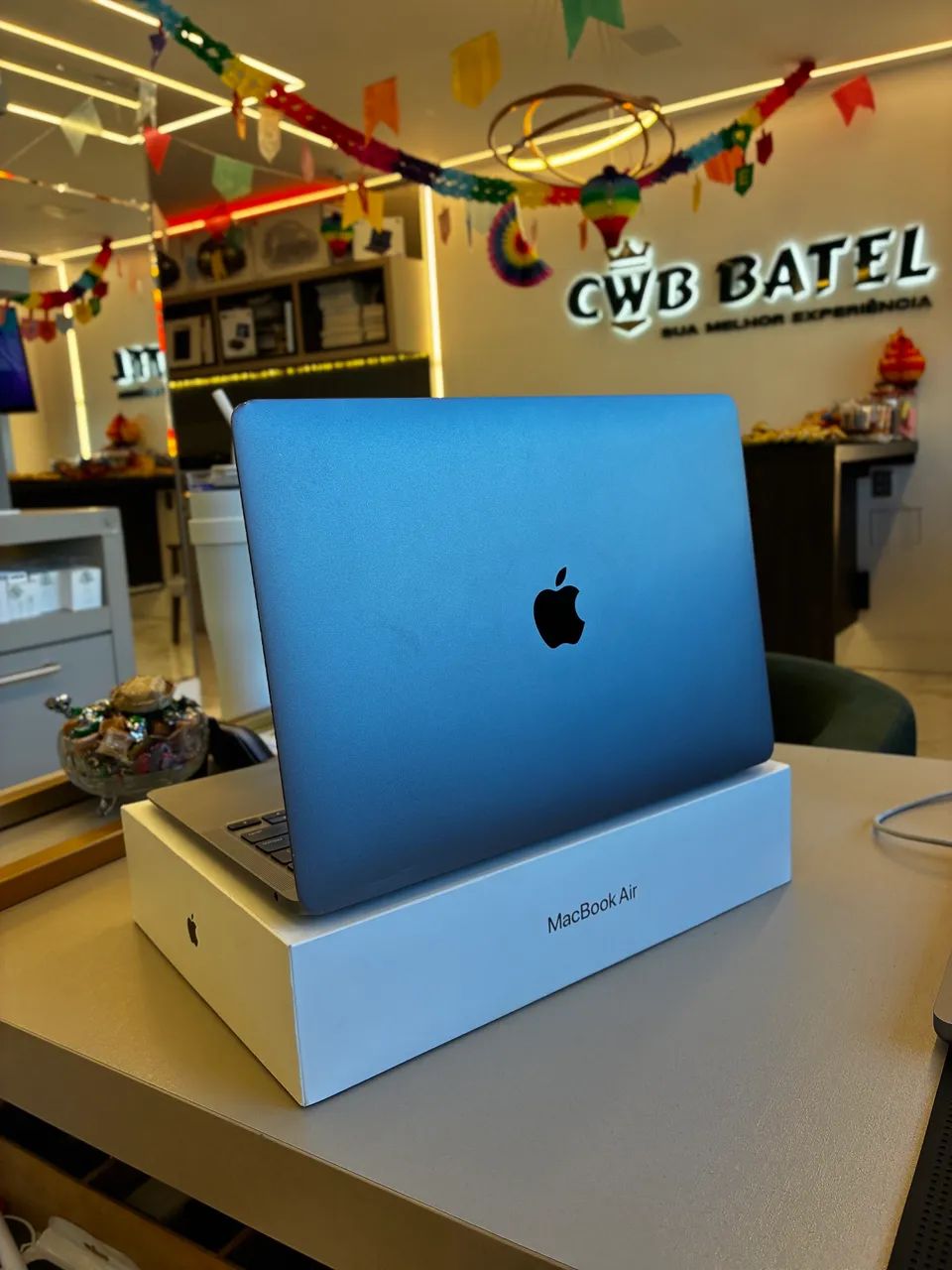 MacBook Air M1 2020 13 8GB 256GB 80% - Loja Física - Notebooks