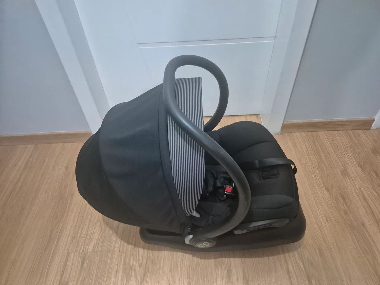 Bebê conforto maxi cosi novinho com isofix 