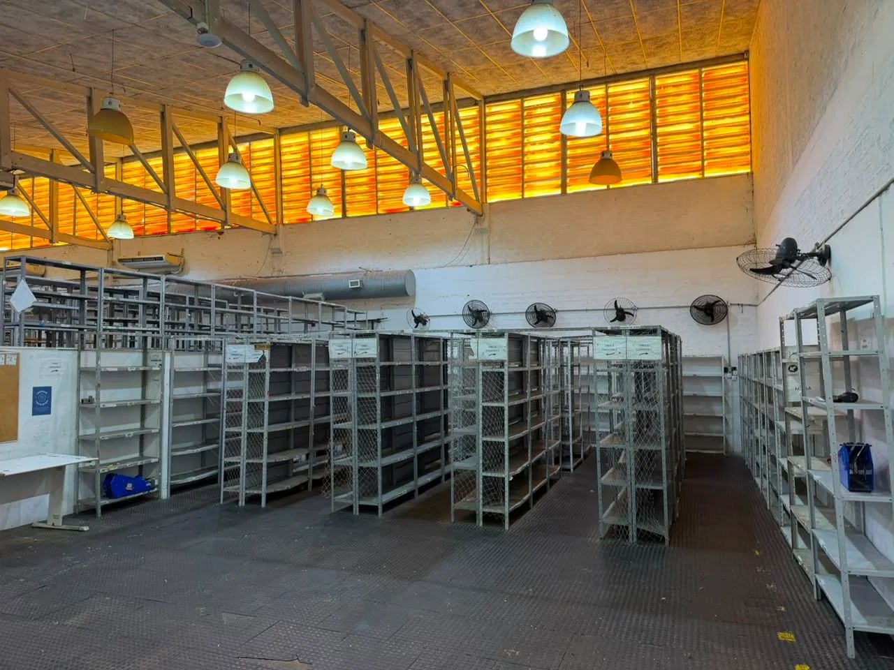 Estantes de aço  - Foto 3