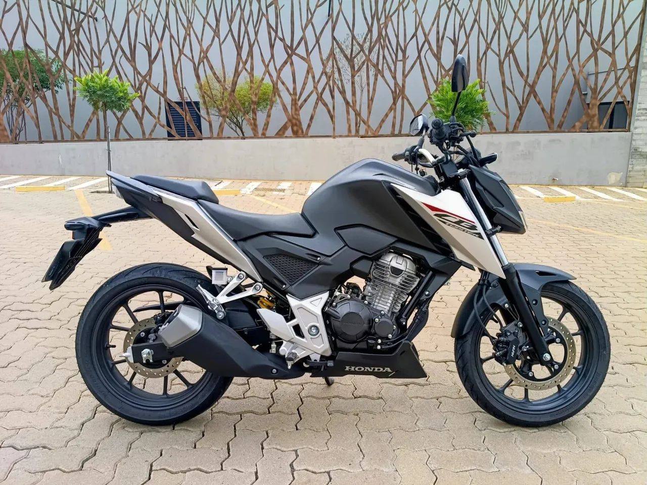 CB 300 - Foto 2