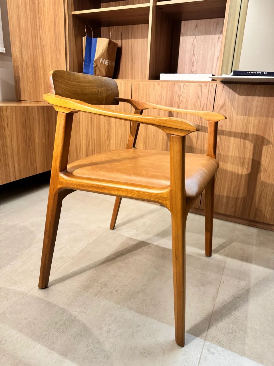 Cadeira de madeira - Foto 2