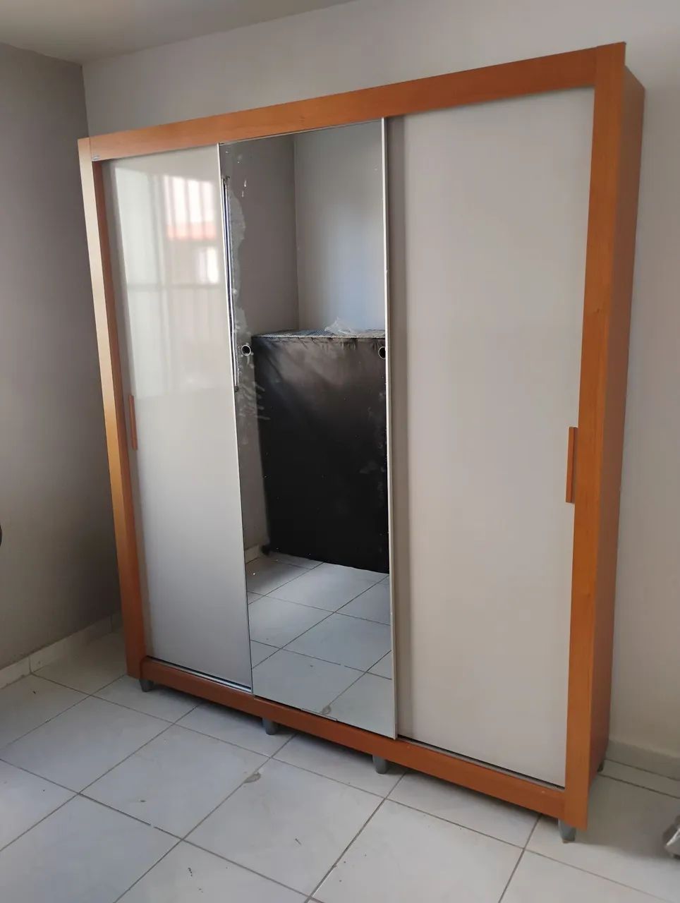 Guarda roupa casal com espelho 