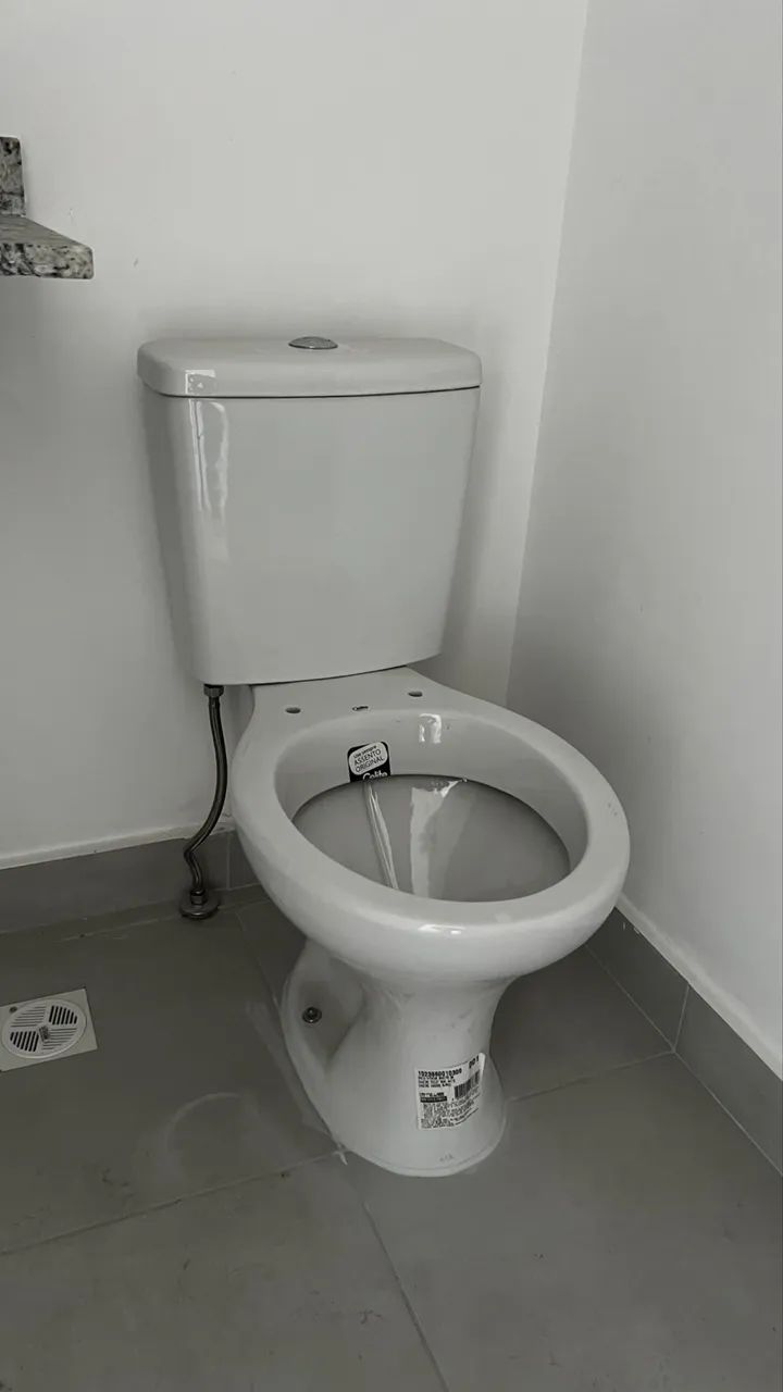 Vaso Sanitário Celite com Caixa Acoplada