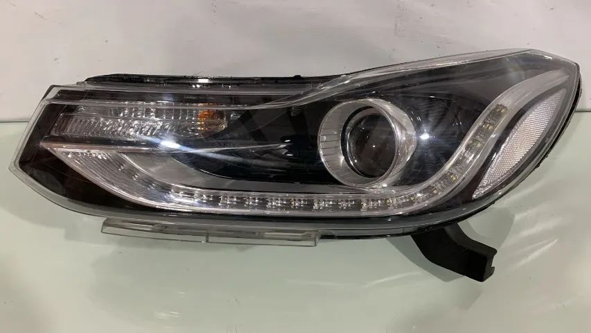 Farol esquerdo tracker 2017 2018 2019