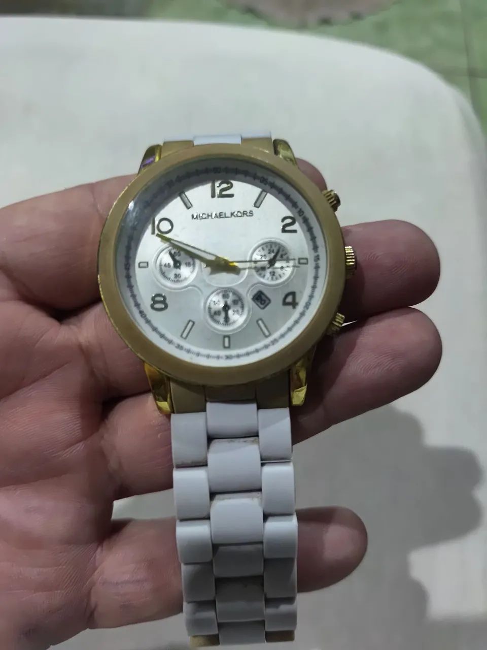 2 religio Michael Kors , 2 por 100 reais 
