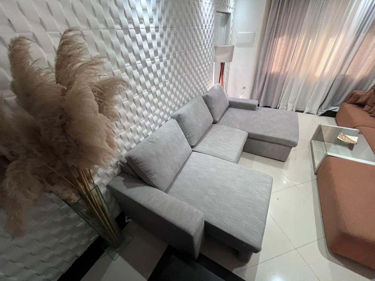 Sofá retrátil com chaise seminovo - Foto 3