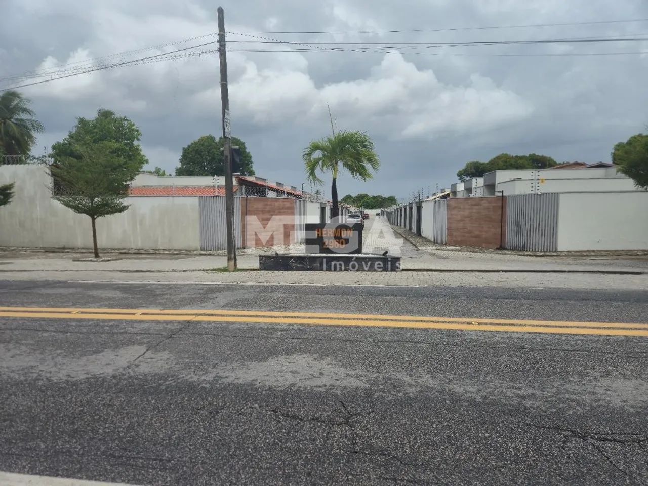 Casa com 2 suítes no bairro Camurupim em Caucaia, CE