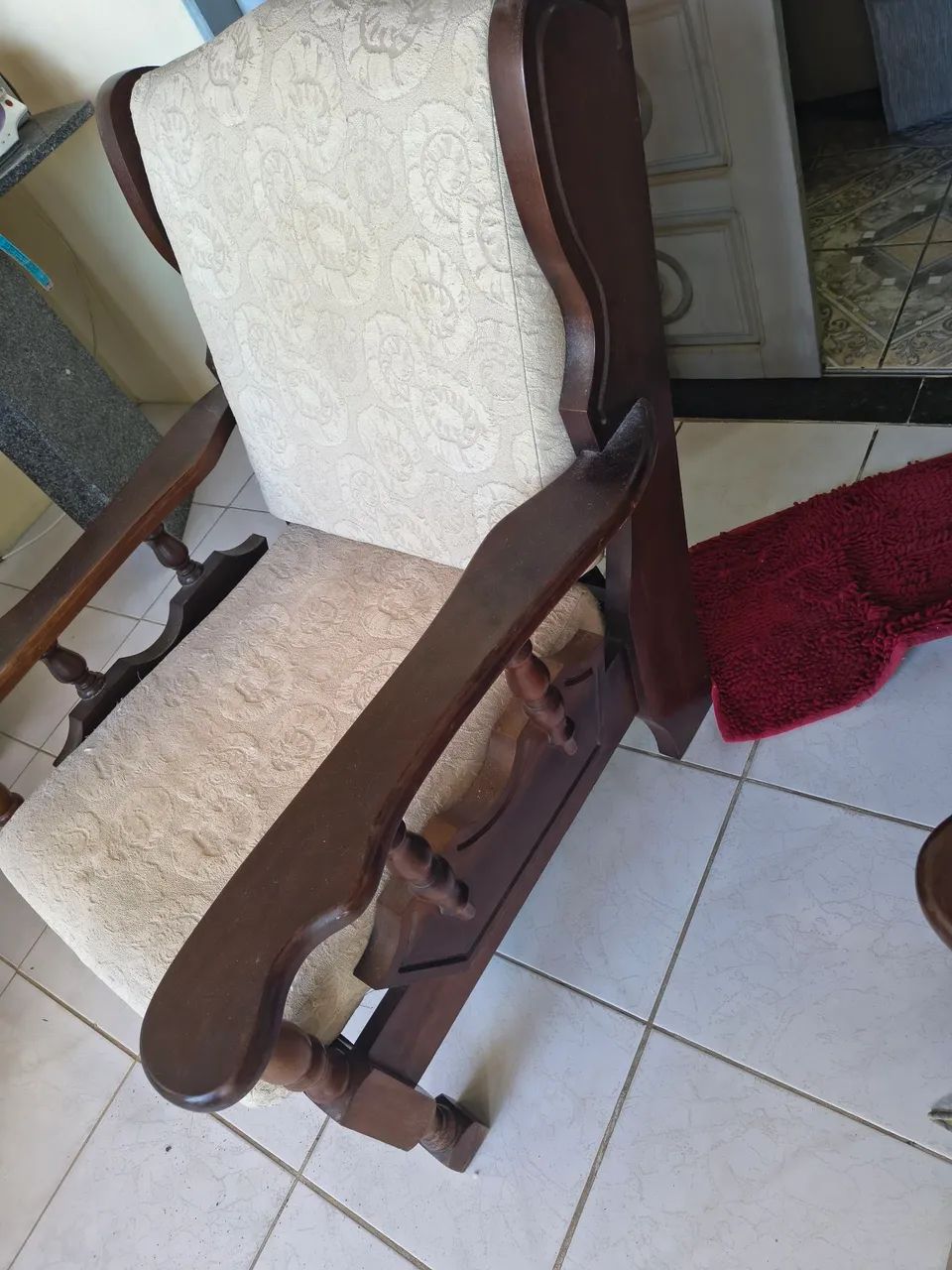 Vende-se um conjunto de duas poltronas madeira - Foto 2