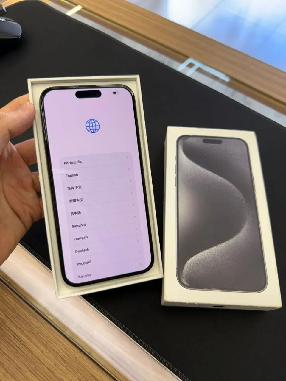 Apple iPhone 15 256GB 本体+箱 Apple iPhone 15 (256 GB) — Preto | Amazon.com.br