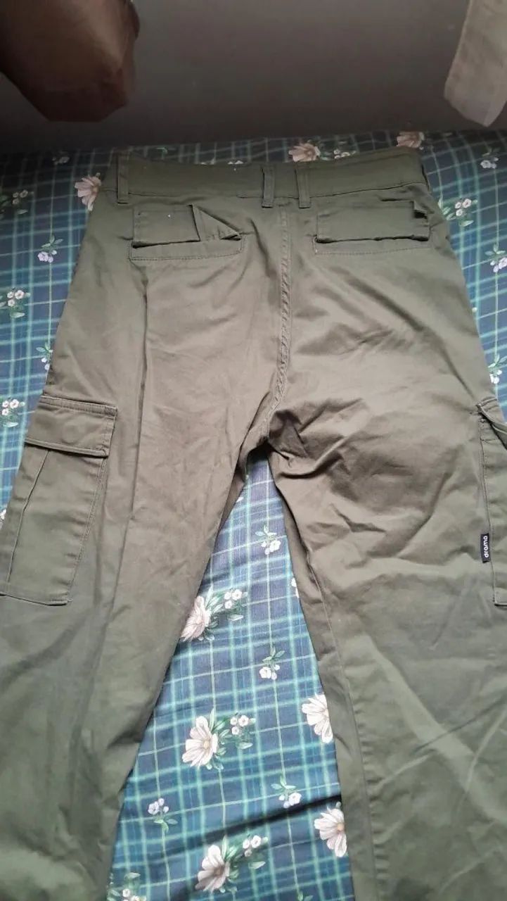 CALÇA CARGO (DRAMA) preco original eh 270 - Foto 2
