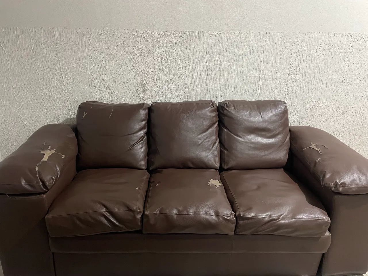 Sofá de Couro Legítimo - 2 e 3 Lugares | Ótima Oportunidade65704315648514122