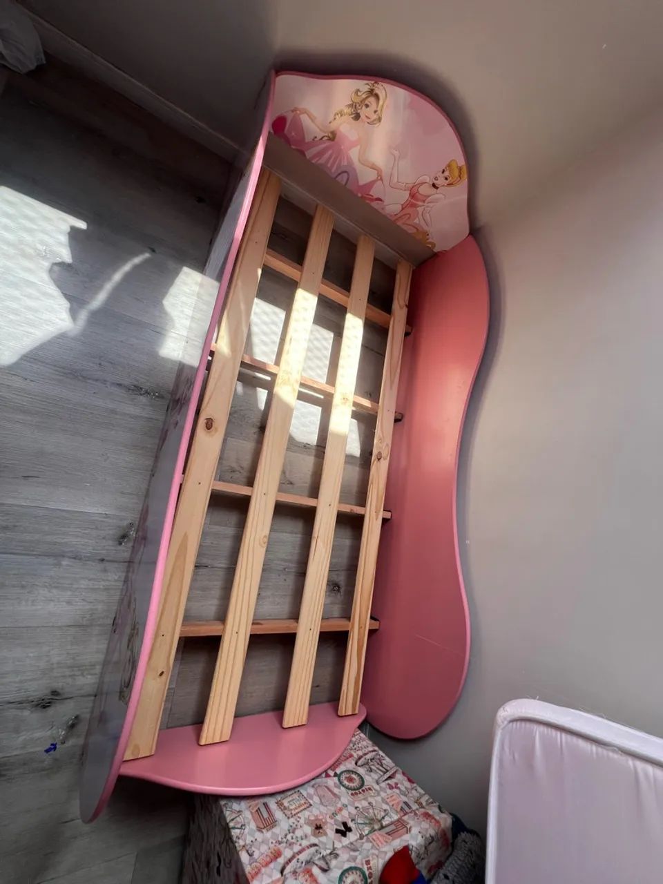 Mini cama princesa com colchão e lençol 