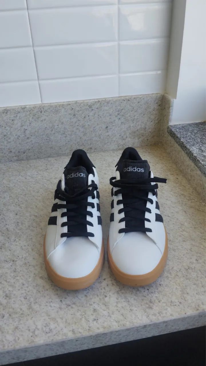 Tênis Adidas (Num: 42) - Foto 2