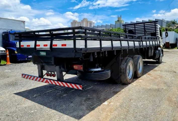 Volvo VM 260 6x2R - 2010 (Carroceria c/ 8,50 metros) - Foto 5
