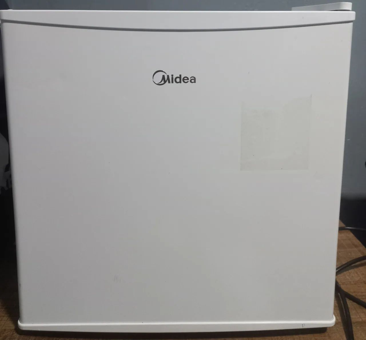 Frigobar Midea 45litros gelando perfeitamente