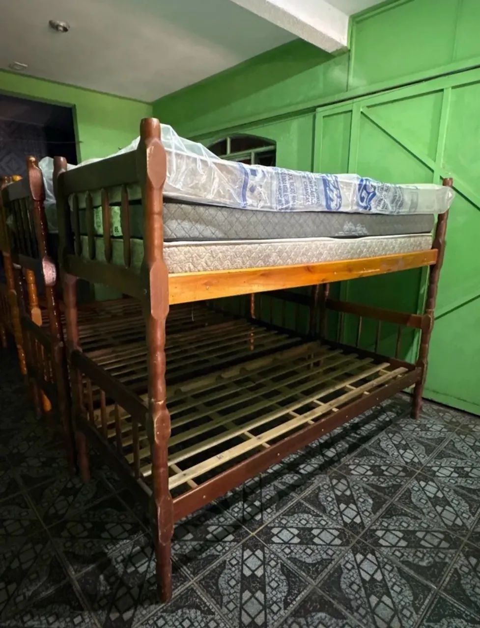 Vendo bicamas com colchão novas