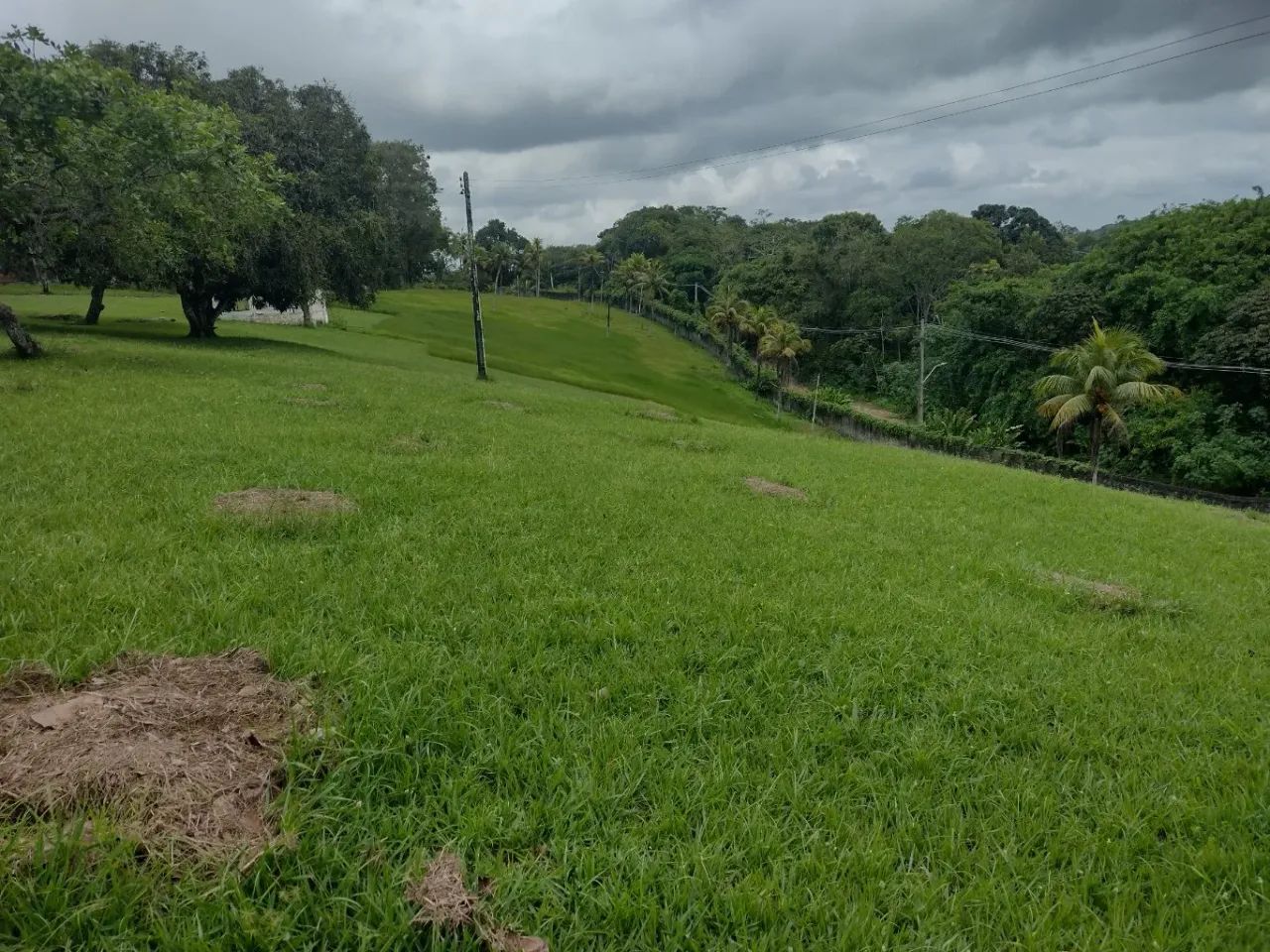 vende-se belíssima propriedade em aldeia!!!! também alugamos, podemos também alugar!.