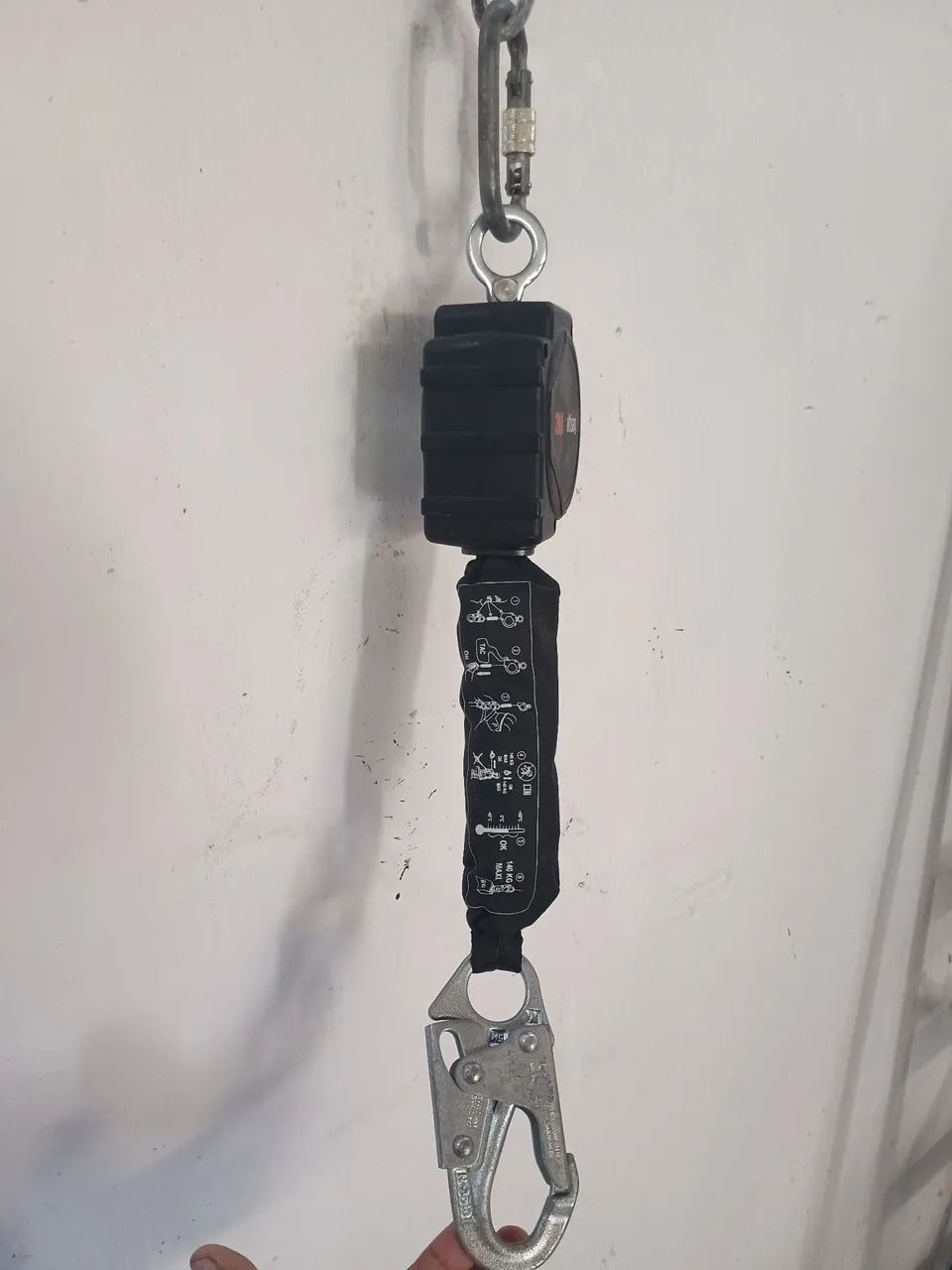 Talabarte com trava queda retrátil 3 metros da 3M - Foto 6